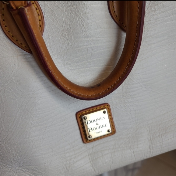 Dooney and Bourke white leather bag - Picture 5 of 14